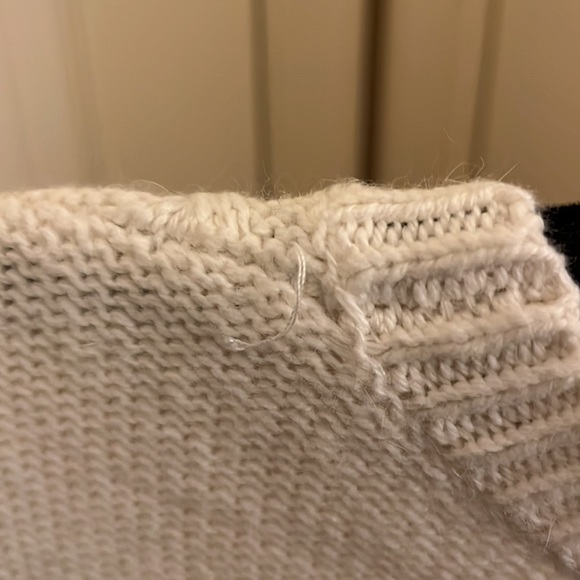H&M White Sweater - Picture 4 of 5